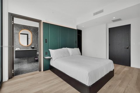 Condo in Miami, Florida, 2 bedrooms  № 2256376 - photo 10