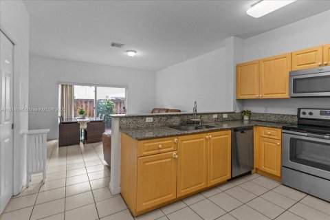 Купить кондоминиум в Дорал, Флорида 3 спальни, 147.62м2, № 1845766 - фото 3