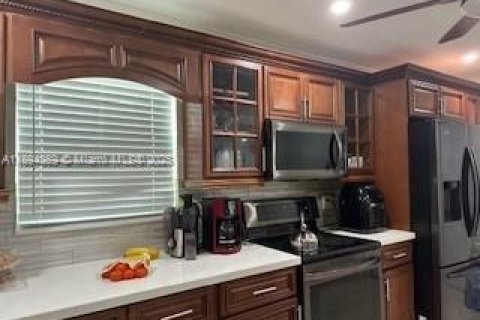 Villa ou maison à vendre à Lauderdale Lakes, Floride: 2 chambres, 88.35 m2 № 1949309 - photo 4