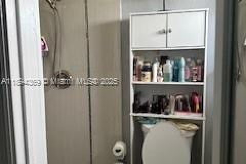 Villa ou maison à vendre à Lauderdale Lakes, Floride: 2 chambres, 88.35 m2 № 1949309 - photo 9