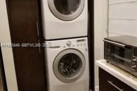 Купить кондоминиум в Майами-Лейкс, Флорида 2 спальни, 101.26м2, № 2006490 - фото 18