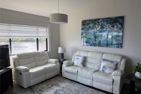 Купить кондоминиум в Майами-Лейкс, Флорида 2 спальни, 101.26м2, № 2006490 - фото 3