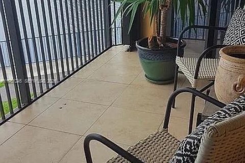 Купить кондоминиум в Майами-Лейкс, Флорида 2 спальни, 101.26м2, № 2006490 - фото 6