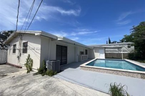 Снять в аренду виллу или дом в Катлер-Бей, Флорида 3 спальни, 116.87м2, № 1967727 - фото 11