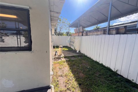 Снять в аренду виллу или дом в Катлер-Бей, Флорида 3 спальни, 116.87м2, № 1967727 - фото 21