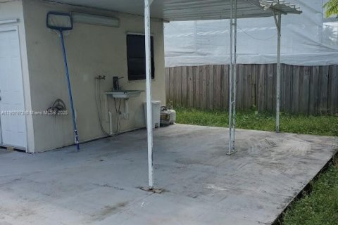 Снять в аренду виллу или дом в Катлер-Бей, Флорида 3 спальни, 116.87м2, № 1967727 - фото 12