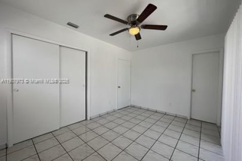 Снять в аренду виллу или дом в Катлер-Бей, Флорида 3 спальни, 116.87м2, № 1967727 - фото 14