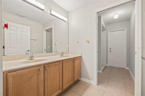 House in Auburndale, Florida 4 bedrooms, 225.47 sq.m. № 1812762 - photo 18