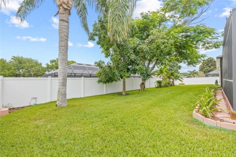 House in Auburndale, Florida 4 bedrooms, 225.47 sq.m. № 1812762 - photo 25