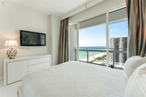 Condo in Miami Beach, Florida, 2 bedrooms  № 1953372 - photo 15