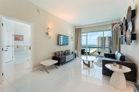 Condo in Miami Beach, Florida, 2 bedrooms  № 1953372 - photo 3