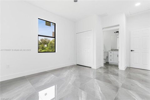 House in Lehigh Acres, Florida 3 bedrooms № 1860483 - photo 4