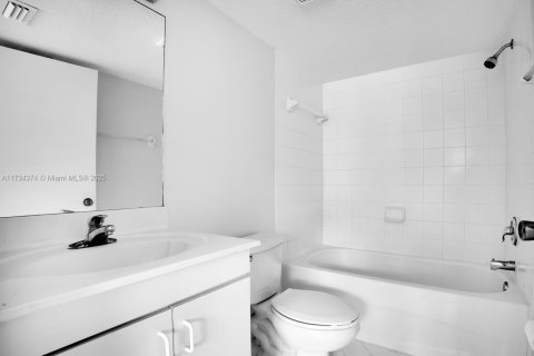 Купить кондоминиум в Хомстед, Флорида 2 спальни, 85.47м2, № 1764877 - фото 12