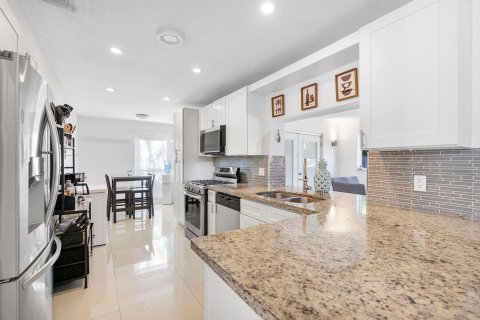 Villa ou maison à vendre à Sunrise, Floride: 4 chambres, 136.57 m2 № 2420806 - photo 5