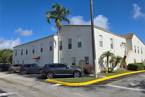 Immobilier commercial à vendre à Tamarac, Floride № 1786585 - photo 3