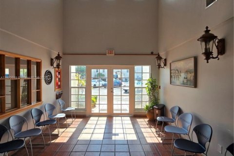 Immobilier commercial à vendre à Tamarac, Floride № 1786585 - photo 6