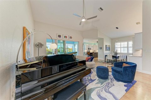 Condo in Punta Gorda, Florida, 3 bedrooms  № 2418661 - photo 16