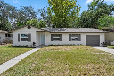 House in Longwood, Florida 4 bedrooms, 131.92 sq.m. № 2339805