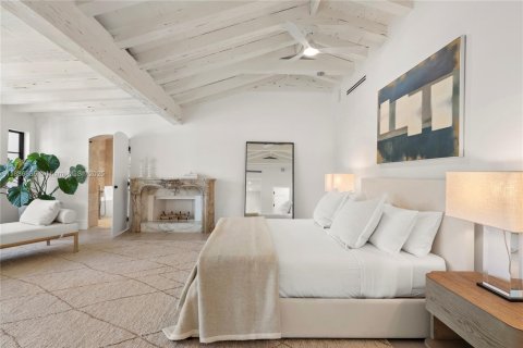 House in Miami Beach, Florida 5 bedrooms, 436.36 sq.m. № 1955187 - photo 24