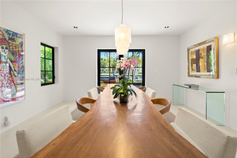 House in Miami Beach, Florida 5 bedrooms, 436.36 sq.m. № 1955187 - photo 15