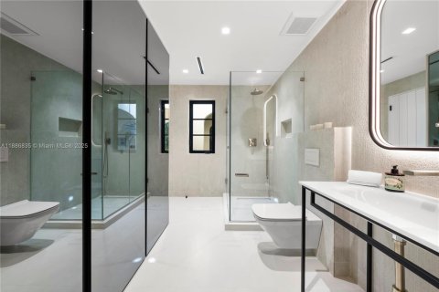 House in Miami Beach, Florida 5 bedrooms, 436.36 sq.m. № 1955187 - photo 23