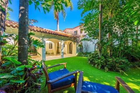 House in Miami Beach, Florida 5 bedrooms, 436.36 sq.m. № 1955187 - photo 5