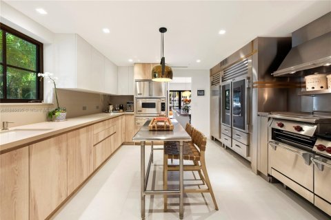 House in Miami Beach, Florida 5 bedrooms, 436.36 sq.m. № 1955187 - photo 19