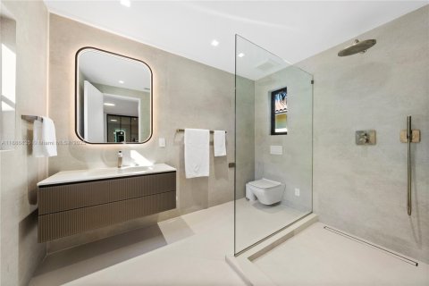 House in Miami Beach, Florida 5 bedrooms, 436.36 sq.m. № 1955187 - photo 30