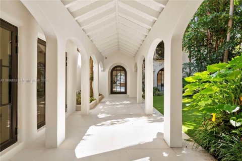 House in Miami Beach, Florida 5 bedrooms, 436.36 sq.m. № 1955187 - photo 4