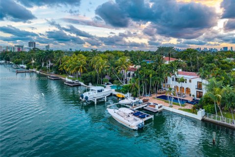 House in Miami Beach, Florida 5 bedrooms, 436.36 sq.m. № 1955187 - photo 3