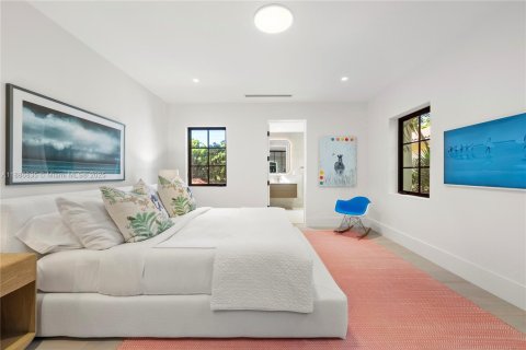 House in Miami Beach, Florida 5 bedrooms, 436.36 sq.m. № 1955187 - photo 29