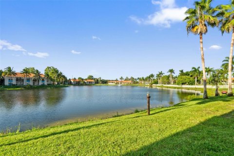 Condo in West Palm Beach, Florida, 2 bedrooms  № 1961858 - photo 15