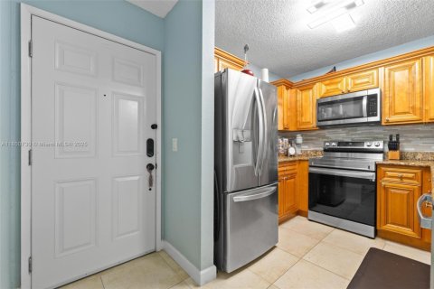 Condo in West Palm Beach, Florida, 2 bedrooms  № 1961858 - photo 5