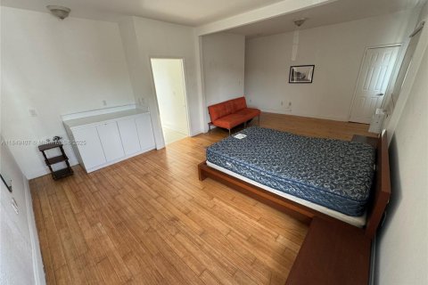 Condo in Miami Beach, Florida, 1 bedroom  № 1851991 - photo 13