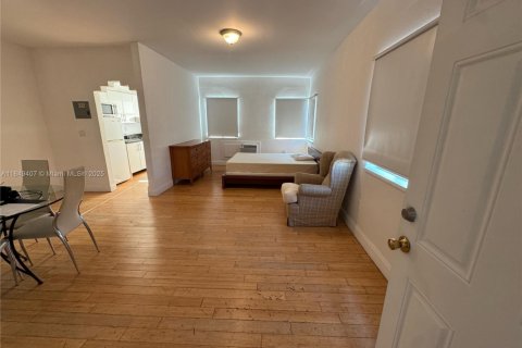 Condo in Miami Beach, Florida, 1 bedroom  № 1851991 - photo 5