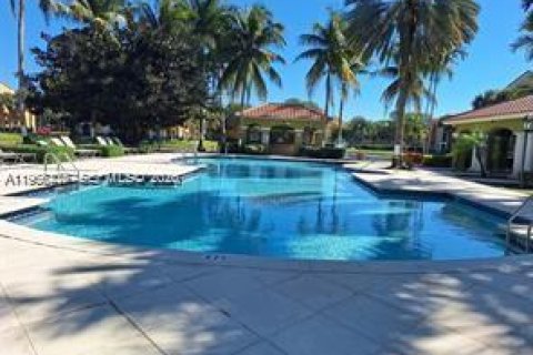 Condo in Miramar, Florida, 1 bedroom № 2031783 - photo 23