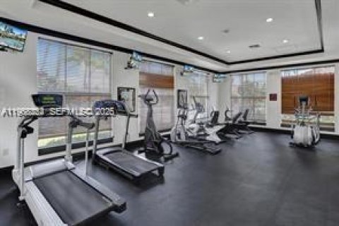 Condo in Miramar, Florida, 1 bedroom № 2031783 - photo 21