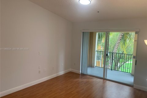 Condo in Miramar, Florida, 1 bedroom № 2031783 - photo 3