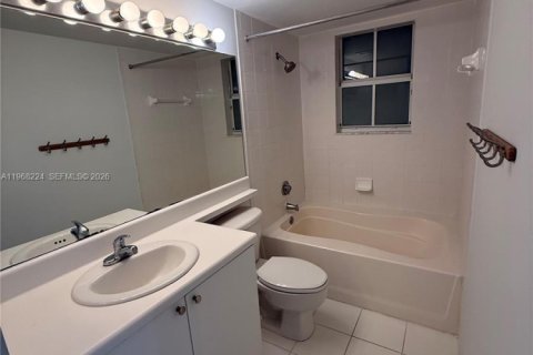Condo in Miramar, Florida, 1 bedroom № 2031783 - photo 15