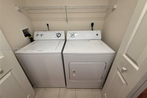 Condo in Miramar, Florida, 1 bedroom № 2031783 - photo 18