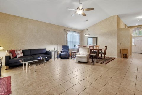 Casa en venta en Land O' Lakes, Florida, 3 dormitorios, 201.13 m2 № 1767585 - foto 9