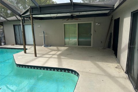House in Spring Hill, Florida 2 bedrooms, 148.64 sq.m. № 1432359 - photo 5