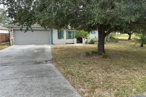 House in Spring Hill, Florida 2 bedrooms, 148.64 sq.m. № 1432359 - photo 14