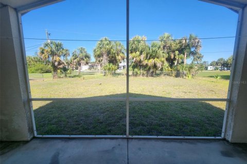 Casa en venta en Port Charlotte, Florida, 3 dormitorios, 120.4 m2 № 1744425 - foto 19