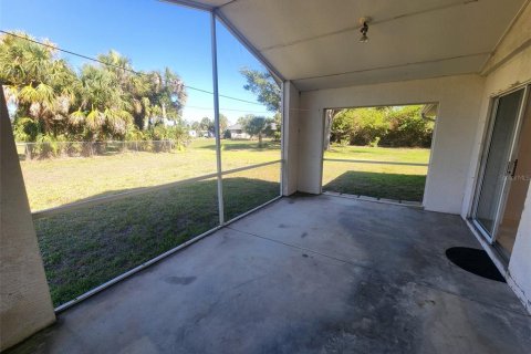 Casa en venta en Port Charlotte, Florida, 3 dormitorios, 120.4 m2 № 1744425 - foto 18