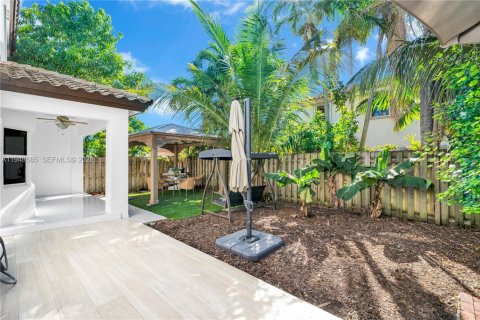 Купить виллу или дом в Майами, Флорида 4 спальни, 236.25м2, № 2005482 - фото 30