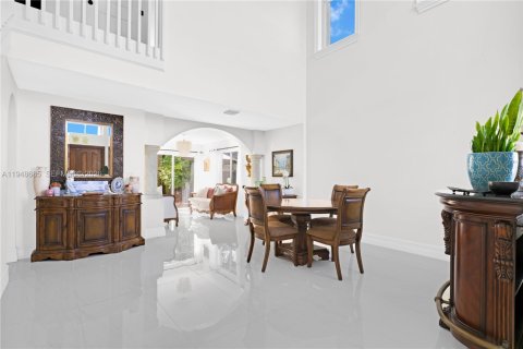 Купить виллу или дом в Майами, Флорида 4 спальни, 236.25м2, № 2005482 - фото 4