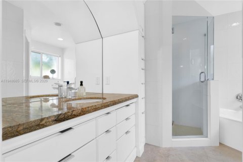 Купить виллу или дом в Майами, Флорида 4 спальни, 236.25м2, № 2005482 - фото 17