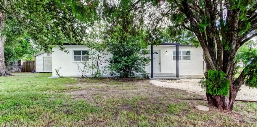 House in Tampa, Florida 3 bedrooms, 100.33 sq.m. № 1893706