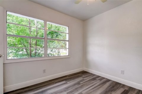 House in Tampa, Florida 3 bedrooms, 100.33 sq.m. № 1893706 - photo 5